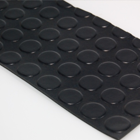 Pas wykładziny gumowej 25x140cm(0,25mb), gr.3mm, molet, metro, w kółka